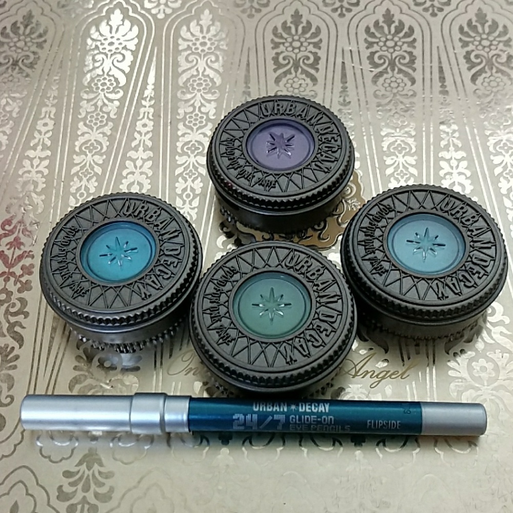 Urban Decay Matte Shadows